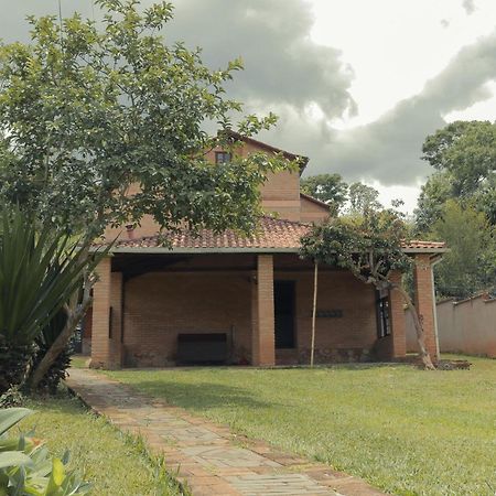 Em Tiradentes, Minas Gerais, Casa Tipica E Espacosa Em Terreno Arborizado Esterno foto