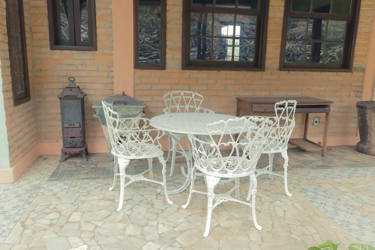 Em Tiradentes, Minas Gerais, Casa Tipica E Espacosa Em Terreno Arborizado Esterno foto